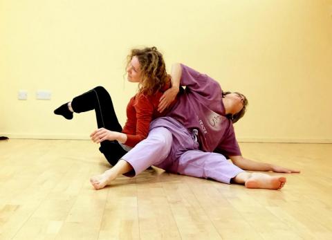 Dance contact Improvisation with us!