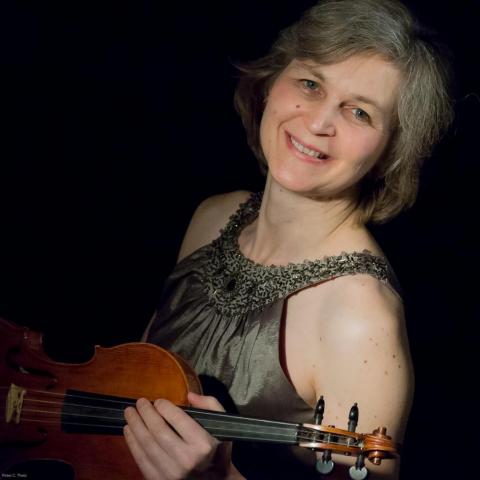 Fiori's lead violinist, Kerstin Linder-Dewan