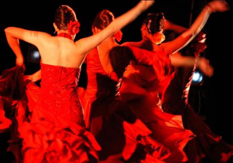 Flamenco dancers in red