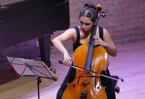 Hannah Merchant (cello)